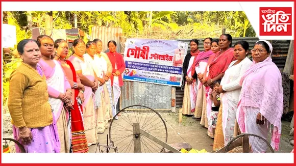 ঢকুৱাখনাত স্বাৱলম্বৰ সেন্দুৰীয়া যাত্ৰা উদ্যোগী মহিলাৰ...