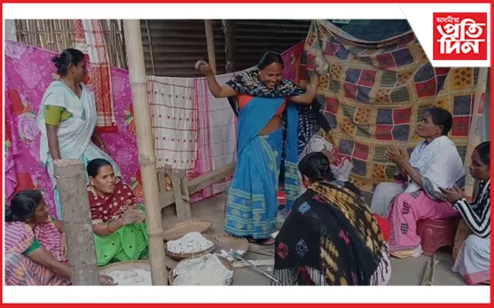 উৰুকাৰ পুৱা পিঠাপনা বনোৱাত ব্যস্ত বগৰিগুৰি গাঁৱৰ মহিলা