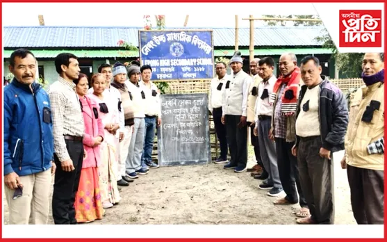 ঢকুৱাখনাত সহস্ৰাধিক শিক্ষক- কৰ্মচাৰীৰ ক'লা দিৱস পালন