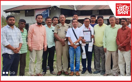 বেকাজান আৰক্ষী চকীৰ ভাৰপ্ৰাপ্ত বিষয় লীলা কোঁৱৰক বিদায় সম্বৰ্ধনা