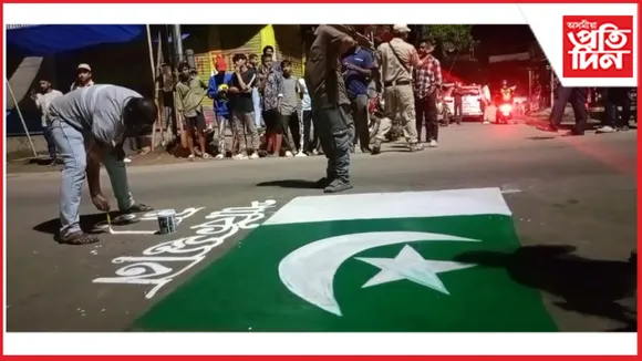 শিলচৰৰ ৰাজপথত পাকিস্তানৰ পতাকা অংকন, মুৰ্দাবাদ লিখি প্ৰতিবাদ 
