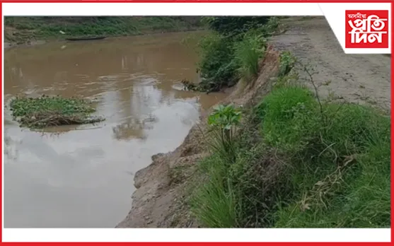  নিশাৰী নৈৰ ব্যাপক খহনীয়া, আতংকিত স্থানীয় ৰাইজ