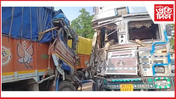 গৌৰীপুৰত ভয়ংকৰ দুৰ্ঘটনাঃ দুখন ট্ৰাকৰ মুখামুখি সংঘৰ্ষ...