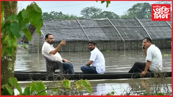 নাক্ৰান্ত অঞ্চল পৰিদৰ্শন মন্ত্ৰী কেশৱ মহন্তৰ