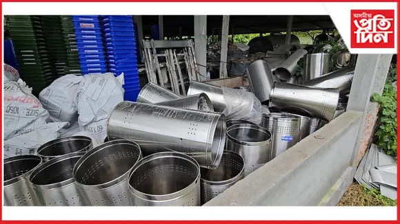 বাসুগাঁও পৌৰসভা চৌহদত ভঙা ছিঙা সামগ্ৰীৰ নামত কাটি থকা হৈছে নতুন ষ্টিলৰ ডাষ্টবিন...