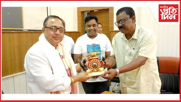 শোণিতপুৰৰ নৱ নিযুক্ত আয়ুক্তক আজুৰ আদৰণিঃ দিলে তেজপুৰৰ পুৰাতাত্বিক সমলৰ সংৰক্ষণ, সংবৰ্ধনৰ প্ৰয়াসৰ প্ৰতিশ্ৰুতি