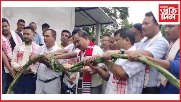 ঢকুৱাখনাত এম এ চিৰ অধ্যক্ষৰ ৬ বিদ্যালয়ৰ আধাৰশিলা স্থাপন