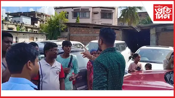 ভঙাগড়ত পাৰ্কিঙৰ নামত অবৈধ ধন সংগ্ৰহঃ যুৱ ছাত্ৰ পৰিষদৰ নেতাৰ উপস্থিতিত পলাল ধন সংগ্ৰহকাৰী