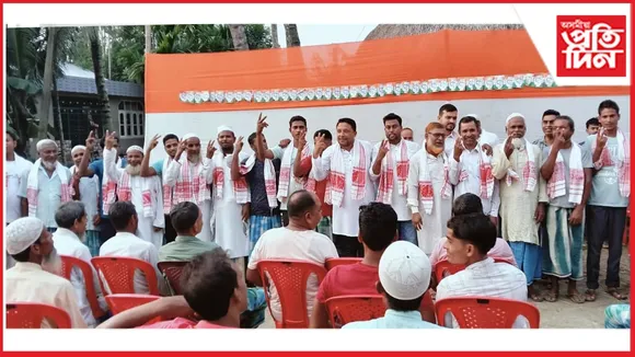 নগাঁৱত কংগ্ৰেছৰ বৃহৎ যোগদান কাৰ্যসূচীঃ শতাধিক এ আই ইউ ডি এফ কৰ্মীৰ কংগ্ৰেছত যোগদান