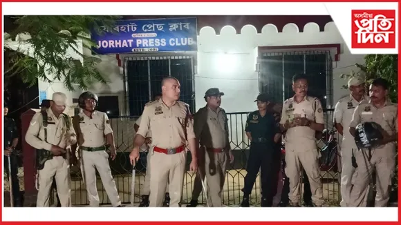 প্ৰতিবাদৰ নামত কোনো উত্তপ্ত কৰিব বিচাৰিছে যোৰহাট? ৰাজহুৱাকৈ প্ৰেছ ক্লাব জ্বলাই দিয়াৰো দিছে ভাবুকি...