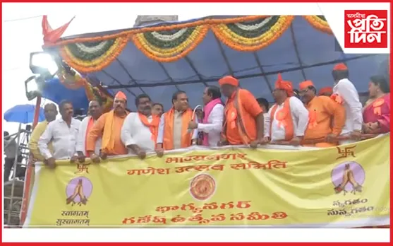 হায়দৰাবাদত হিমন্ত বিশ্ব শৰ্মাৰ সভাত অঘটনঃ মুখ্যমন্ত্ৰী গৰাকীৰ মাইক্ৰ'ফোন কাঢ়ি নিলে যুৱকে...