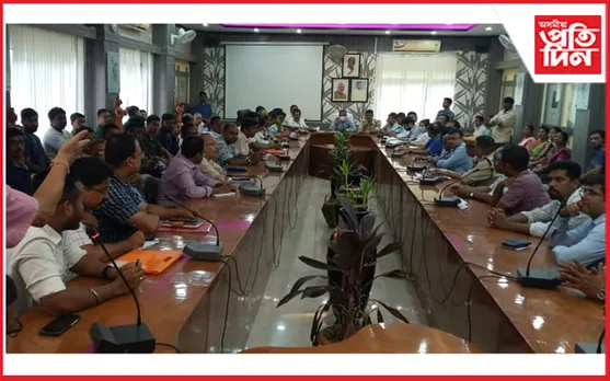 ধুবুৰীত পূজা সমিতিৰে জিলা প্ৰশাসনৰ বৈঠক...