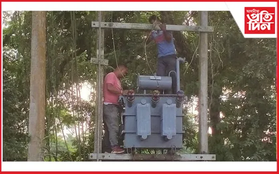 নগাঁও বিদ্যুৎ বিভাগৰ দায়িত্বহীনতা ! উৎকত গৰম আৰু অন্ধকাৰত নিশা পাৰ কৰিলে মৰিকলং অঞ্চল বাসীয়ে... 