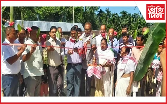 ঢকুৱাখনাত উপায়ুক্তৰ একেদিনাই ৬খন জলজীৱন আঁচনি উদ্বোধন... 