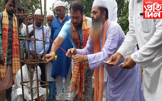 অৱসৰপ্ৰাপ্ত আৰক্ষী বিষয়াৰ মহানুভৱতাৰ শলাগ জয়ন্তীপুৰবাসীৰ 
