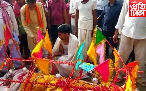 নামৰূপৰ দেৱ মন্দিৰৰ পূজাৰীৰ আকস্মিক মৃত্যুকলৈ উত্তাল দেৱ মন্দিৰঃ পৰিচালনা সমিতিৰ বিৰুদ্ধে গুৰুতৰ অভিযোগ...   