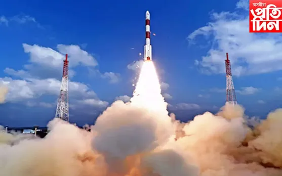 মহাকাশৰ দিশে ইছৰোই নিৰ্মাণ কৰা বিশ্বৰ আটাইতকৈ গধুৰ ৰকেট...