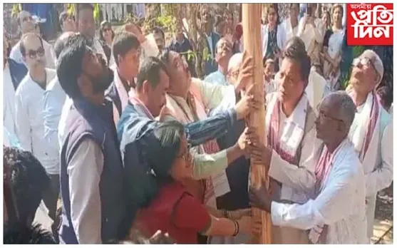 মথুৰাপুৰ উঃমাঃ বিদ্যালয়ৰ গৌৰৱোজ্জ্বল মহাৰজত জয়ন্তী লাইখুঁটা স্থাপন