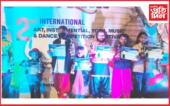 আন্তঃৰাষ্ট্ৰীয় নৃত্য প্ৰতিযোগিতাত বকোৰ তিনিগৰাকী নৃত্য শিল্পীলৈ শ্ৰেষ্ঠ শিল্পীৰ বটাঁ