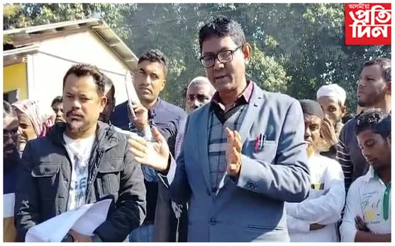 নৱ উদয় হাইস্কুলত বিজ্ঞান শিক্ষকৰ বদলিক কেন্দ্ৰ কৰি উদ্ভৱ হোৱা পৰিস্থিতিৰ বুজ ল'বলৈ উপস্থিত চিৰাঙৰ বিদ্যালয়ৰ পৰিদৰ্শক বিজয় কুমাৰ বৈষ্ণৱ