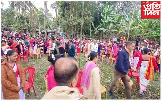 পথালিপাহাৰৰ ৰাজগড় প্ৰাথমিক বিদ্যালয়ত সমাজৰ সমূহীয়া অনুস্থানত বিশাল শোভাযাত্ৰা...
