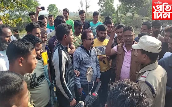 শ্ৰমিকৰ ওপৰত পৰিল লোৰ গেট, বঙাইগাঁৱত উত্তপ্ত পৰিস্থিতি...