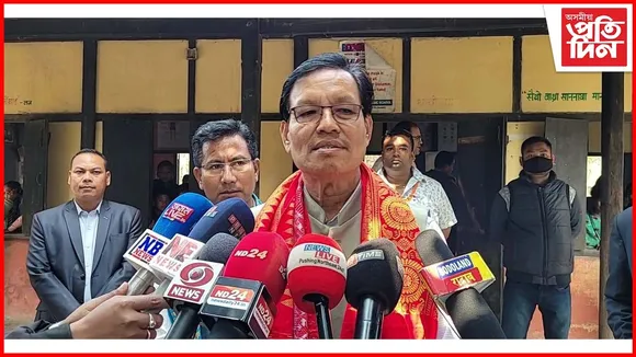 বাল্যবিবাহ প্ৰতিৰোধ কৰিবলৈ মুখ্যমন্ত্ৰীয়ে গ্ৰহণ কৰা সিদ্ধান্তক যুগান্তকাৰী আখ্যা মন্ত্ৰী উৰ্খাও গৌৰা ব্ৰহ্মৰ...
