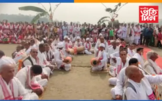 গৌৰৱোজ্বল ২২৬ বছৰীয়া বাৰেচহৰীয়া ভাওনা মহোৎসৱৰ ধৰ্মধ্বজা উত্তোলন 