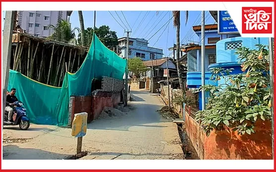 উন্নয়নৰ নমুনা ! জৰাজীৰ্ণ কালভাৰ্টে জলা-কলা খুৱাইছে তেজপুৰৰ ৰাইজক