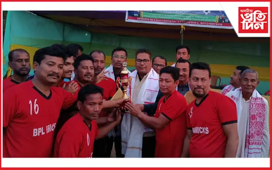 এঙেৰা অমৰজ্যোতি সংঘৰ ফুটবল প্ৰতিযোগিতা সম্পন্ন...