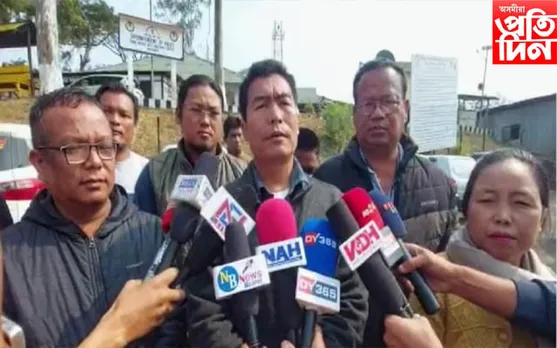 সংখ্যালঘূক 'টোপিৱালা' আৰু 'ক্ৰছৱালা' আখ্যাঃ  চিইএম ডেবোলাল গৰ্লোছাৰ বিৰুদ্ধে এজাহাৰ