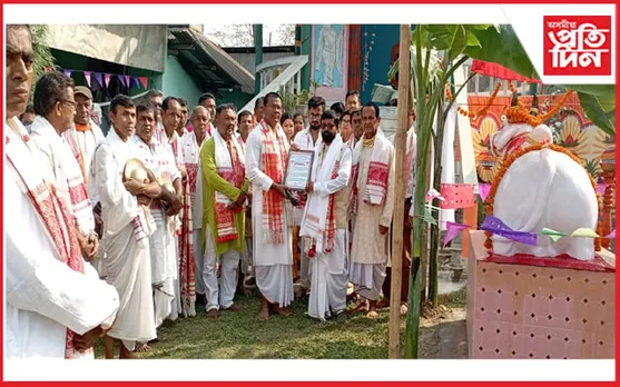ধিং নামডুমডুমীয়া সাৰ্বজনীন শিৱমন্দিৰত শিৱভক্ত নন্দীৰ বৃষভ ৰূপত স্থাপন