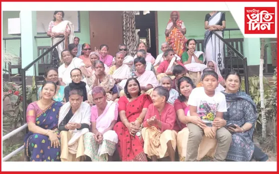 বৃদ্ধাশ্ৰমত নিত্য প্ৰয়োজনীয় সামগ্ৰী বিতৰণ সদৌ অসম মহিলা কৰ্মচাৰী সন্থাৰ