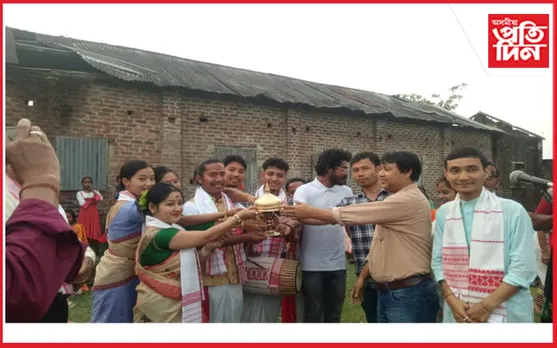 টেঙাখাত কলা নিকেতন আৰু কল্গদ্ৰুম 
গোষ্ঠীৰ উদ্যোগত বিহুনাচ ঢোলবাদন কৰ্মশালা...