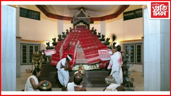 সাতামপুৰীয়া পৰম্পৰা ৰক্ষা কৰি শ্রীশ্রী বটদ্রৱা থানত গোসাঁই 'বা' দিয়া পৰ্ব