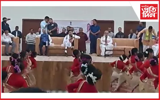জামুগুৰিহাটত বিহুৱা-বিহুৱতীৰ অনুশীলন প্ৰত্যক্ষ কৰিলে মন্ত্ৰী পিয়ুষ হাজৰীকাই...