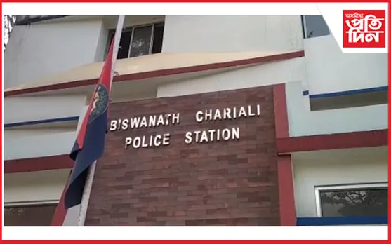 অমানৱীয় : কন্যা সন্তান জন্ম হোৱাৰ বাবেই মাতৃয়ে পুখুৰীত দলিয়ালে নৱজাতকক...