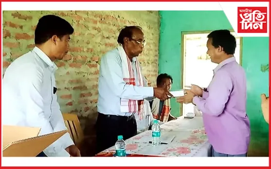 বৰদলনি শিক্ষা খণ্ডৰ সোৱণশিৰীত "টেবলেট" বিতৰণ...
