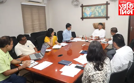 জনতা ভৱনত সামাজিক ন্যায় আৰু সৱলীকৰণ বিভাগৰ পৰ্যালোচনা: বৈঠকত মন্ত্ৰী পীযুষ হাজৰীকা...