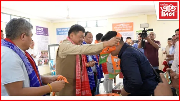 কাৰ্বি আংলঙত প্ৰাক্তন এন ডি এফ বি সদস্যৰ বি জে পিত যোগদান