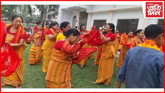 বৈশাগুৰ আনন্দ : হেৰাই যোৱা পৰম্পৰাক ঘূৰাই আনিলে বড়ো কেথলিক সকলে...