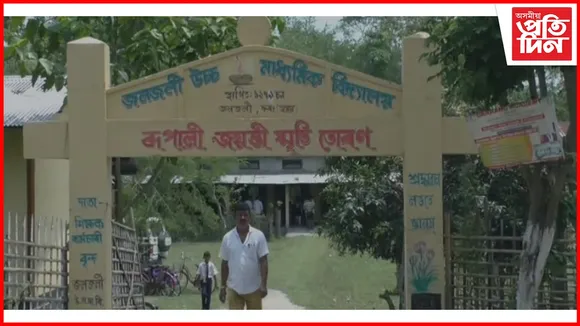 মঙলদৈত চোৰে বিদ্যালয়ত সোমাই তলা ভাঙি নিলে প্ৰায় আঢ়ৈ লাখৰো অধিক টকাৰ সা-সম্পত্তি...