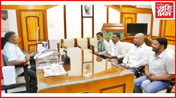 প্র'টেক হাউছিঙৰ অনিয়মৰ অভিযোগঃ ৰাজ্যপালক স্মাৰক পত্ৰ প্ৰদান আপৰ 