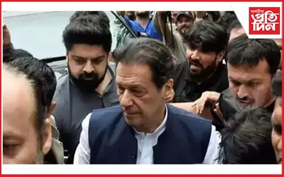 গ্ৰেপ্তাৰ হ'ল ইমৰান খান ! ৰণক্ষেত্ৰলৈ পৰিণত ন্য়ায়ালয় চৌহদ...