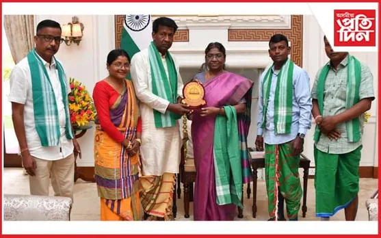 ৰাষ্ট্ৰপতিক সাক্ষাৎ অসমৰ চাওঁতাল উন্নয়ন সন্থাৰ...  