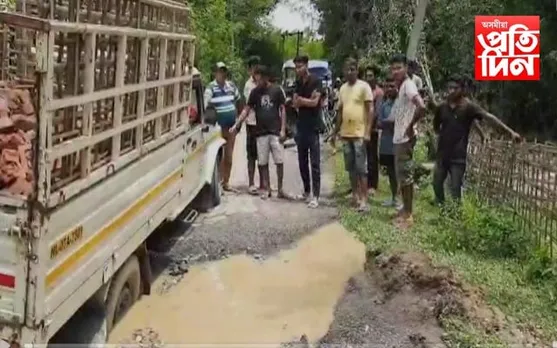 মেলামৰা-বাদুলিপাৰ সংযোগী পথৰ দুৰৱস্থাক লৈ অতীষ্ঠ ৰাইজ...