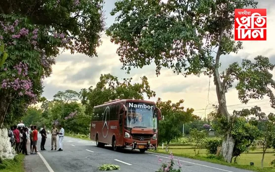 কৰুণ: কৰ্মৰত বাছৰ চকাত পৰি মৃত্যু হ'ল হেণ্ডিমেনৰ...