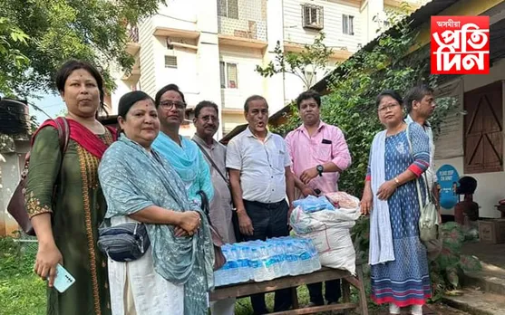 খাৰঘূলিৰ জল বিস্ফোৰণত ক্ষতিগ্ৰস্ত পৰিয়ালক সাহাৰ্য প্ৰদান আপ অসমৰ...