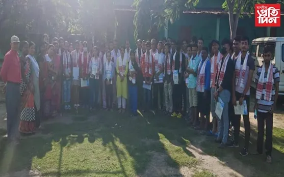 জামুগুৰিহাটত কৃতী ছাত্ৰ-ছাত্ৰীৰ সম্বৰ্দ্ধনা...