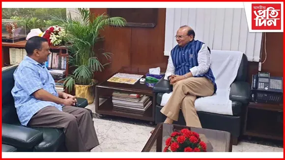 কাৰ দখললৈ যাব দিল্লীৰ লোকসেৱাৰ নিয়ন্ত্ৰণ ক্ষমতা ? কেন্দ্ৰ নে আম আদমী পাৰ্টী ?